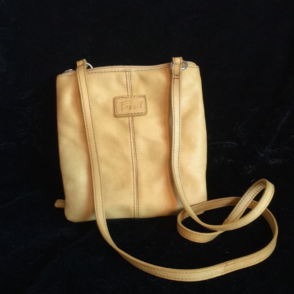 Fossil crossbody mustard 8 x 7 1/2 strap 52 long